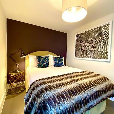 Stunning Apartment - 1 Minute Walk To Poole Quay - Great Location - Free Parking - Fast Wifi - Smart Tv - Newly Decorated - Sleeps Up To 2! Close To Poole & Bournemouth & Sandbanks Экстерьер фото