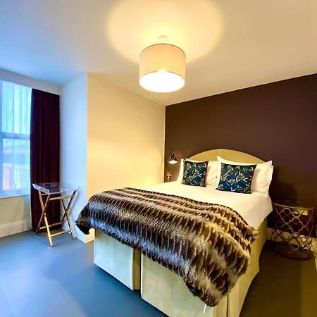 Stunning Apartment - 1 Minute Walk To Poole Quay - Great Location - Free Parking - Fast Wifi - Smart Tv - Newly Decorated - Sleeps Up To 2! Close To Poole & Bournemouth & Sandbanks Экстерьер фото