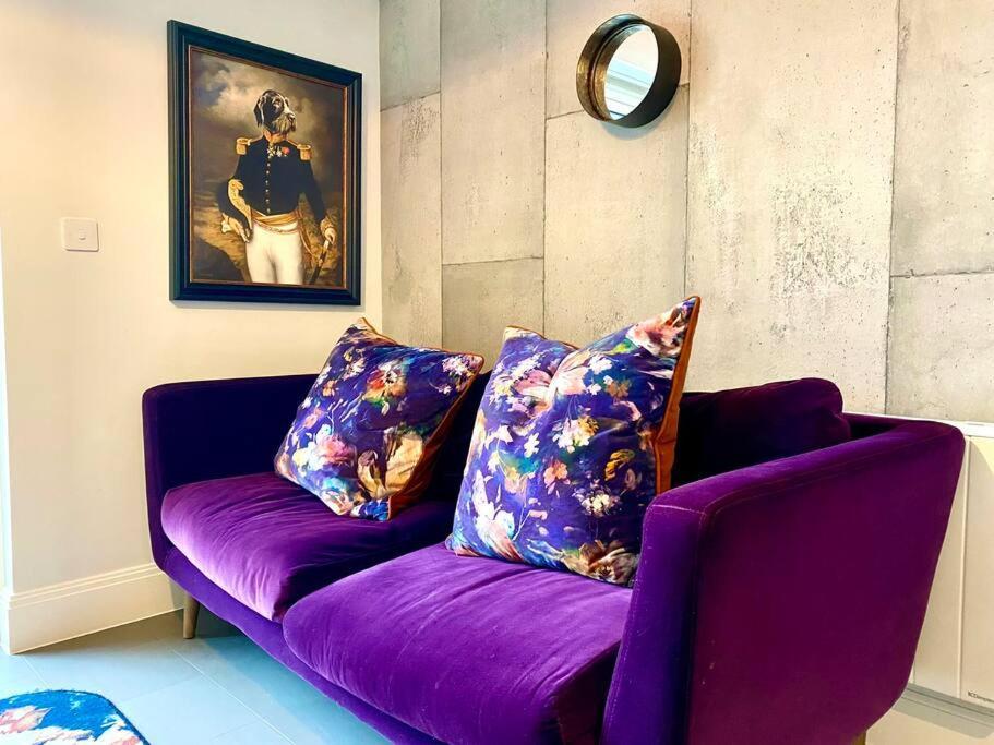 Stunning Apartment - 1 Minute Walk To Poole Quay - Great Location - Free Parking - Fast Wifi - Smart Tv - Newly Decorated - Sleeps Up To 2! Close To Poole & Bournemouth & Sandbanks Экстерьер фото